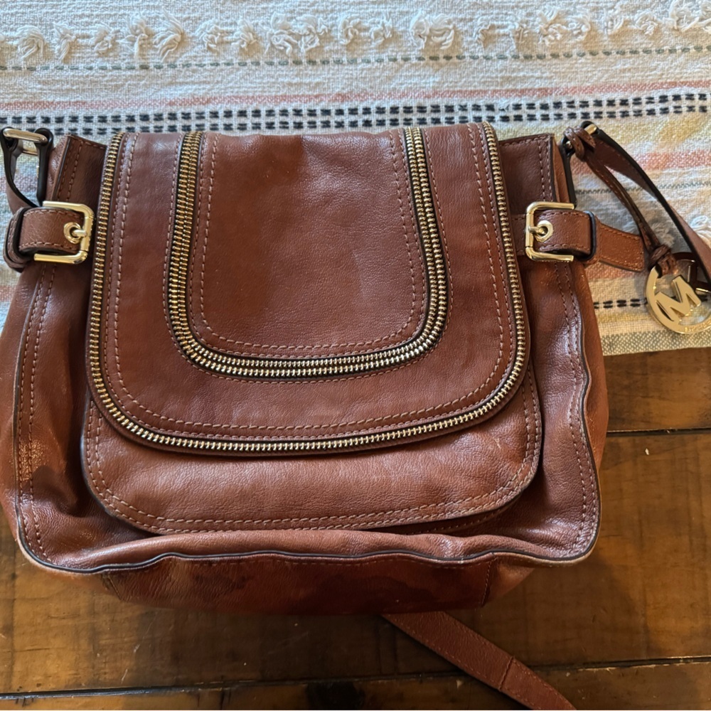 Michael Kors Naomi Brown Glazed Leather Gold Zipper Trim Crossbody Bag Shoulder